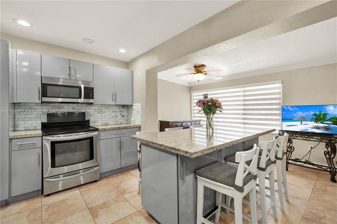 Recently Sold: $775,000 (4 beds, 2 baths, 1930 Square Feet)