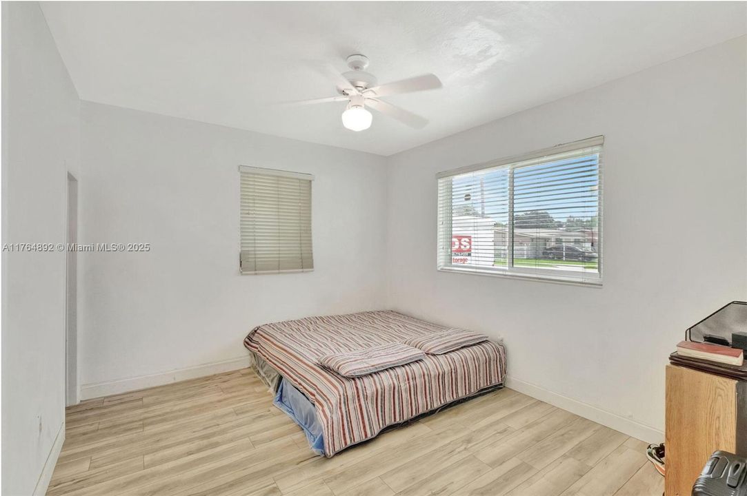 Vendido Recientemente: $569,990 (3 camas, 2 baños, 1380 Pies cuadrados)