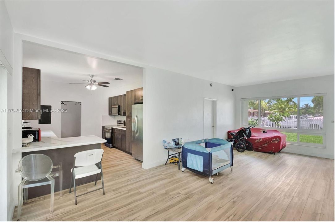 Vendido Recientemente: $569,990 (3 camas, 2 baños, 1380 Pies cuadrados)