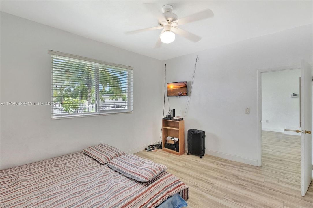 Vendido Recientemente: $569,990 (3 camas, 2 baños, 1380 Pies cuadrados)