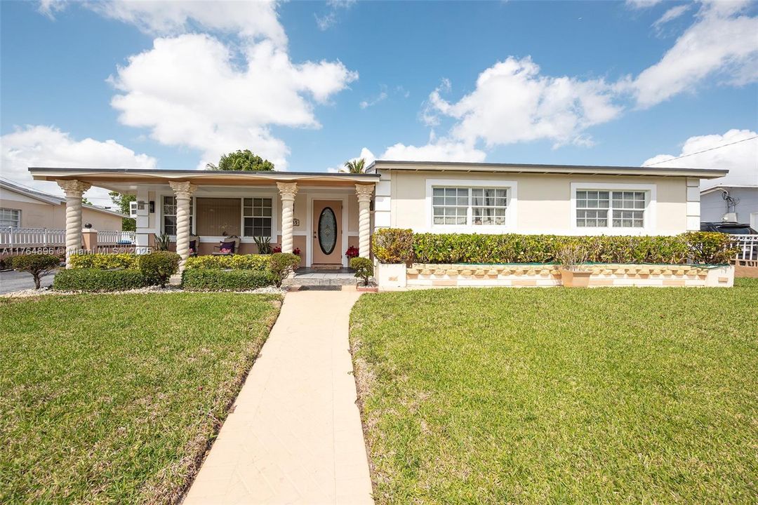 最近售出: $460,000 (3 贝兹, 2 浴室, 1264 平方英尺)