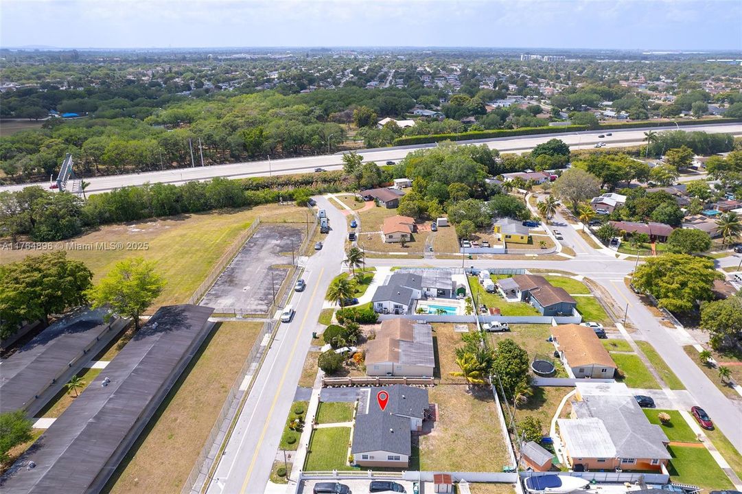 最近售出: $460,000 (3 贝兹, 2 浴室, 1264 平方英尺)