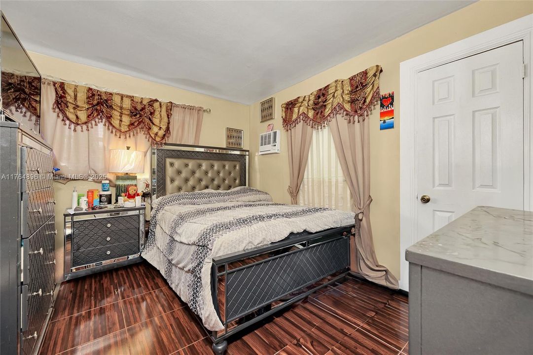 最近售出: $460,000 (3 贝兹, 2 浴室, 1264 平方英尺)