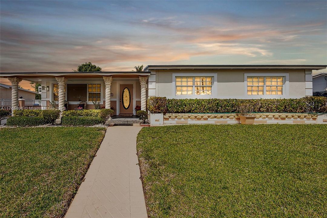 最近售出: $460,000 (3 贝兹, 2 浴室, 1264 平方英尺)