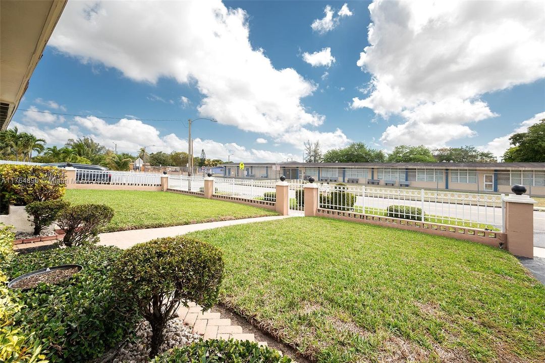 最近售出: $460,000 (3 贝兹, 2 浴室, 1264 平方英尺)