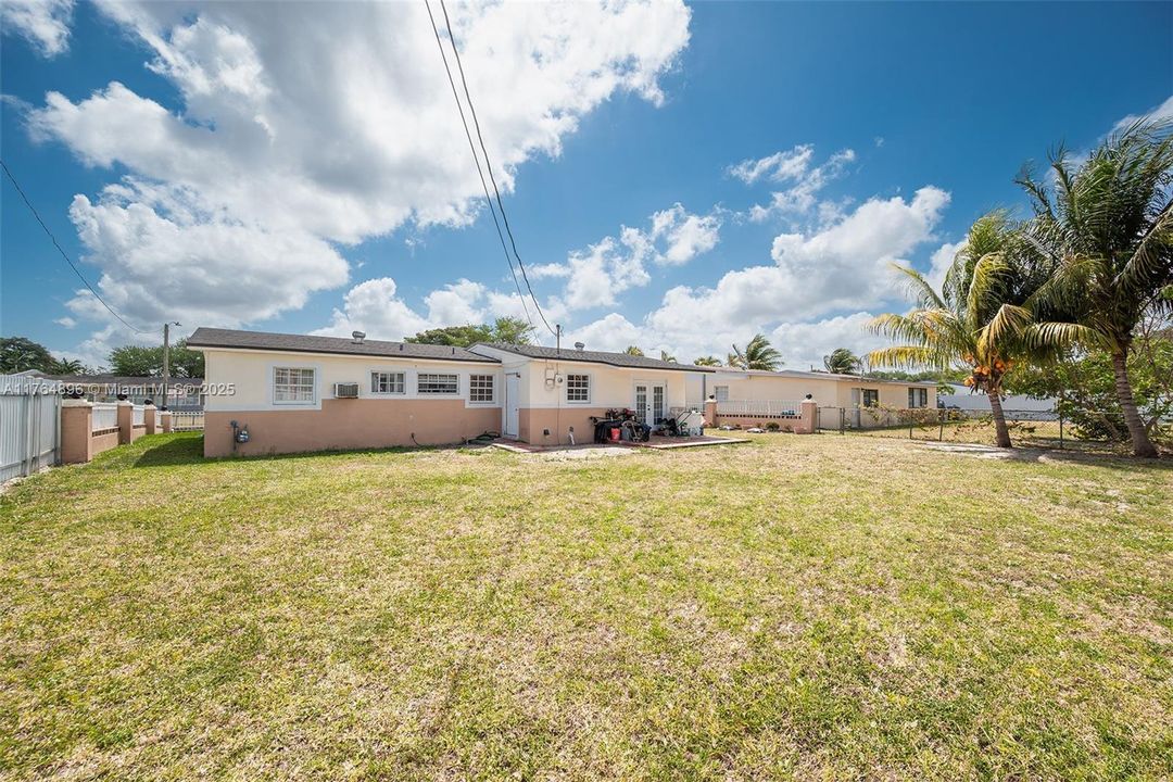 最近售出: $460,000 (3 贝兹, 2 浴室, 1264 平方英尺)