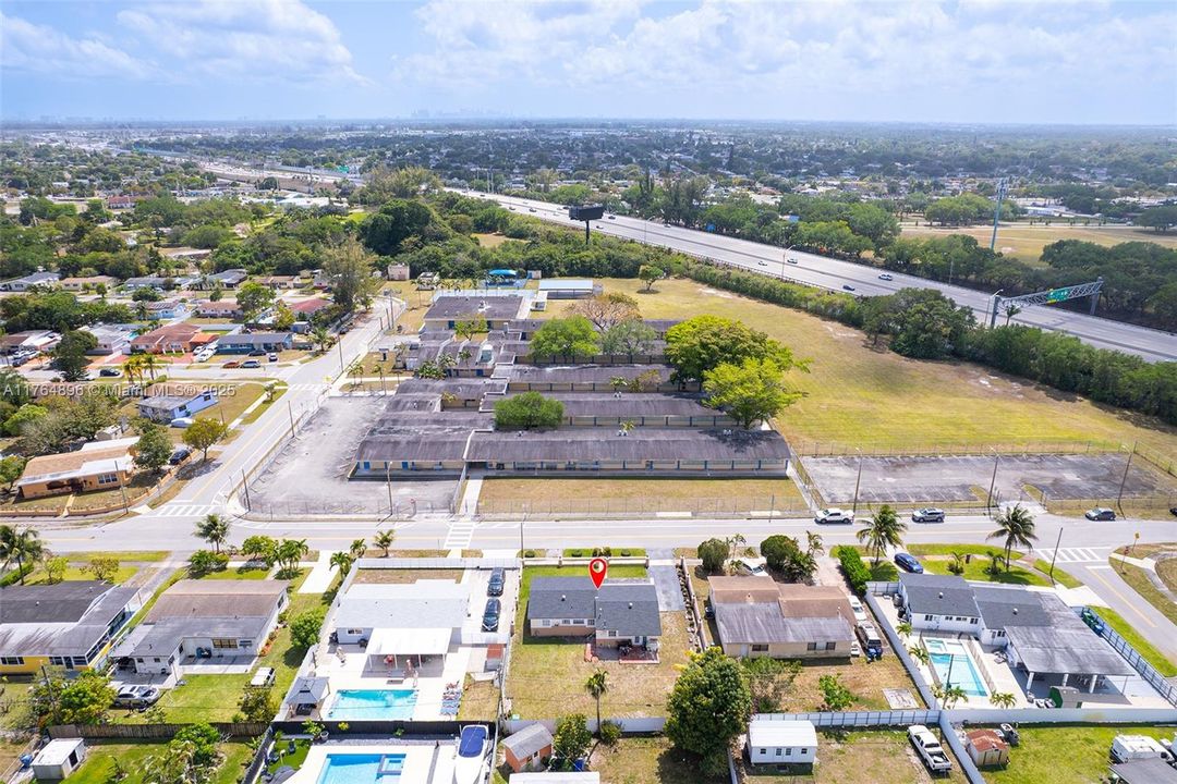 最近售出: $460,000 (3 贝兹, 2 浴室, 1264 平方英尺)