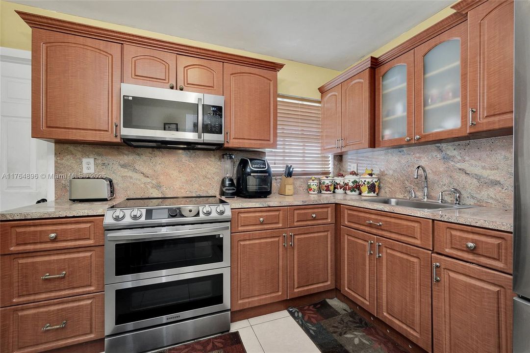 最近售出: $460,000 (3 贝兹, 2 浴室, 1264 平方英尺)