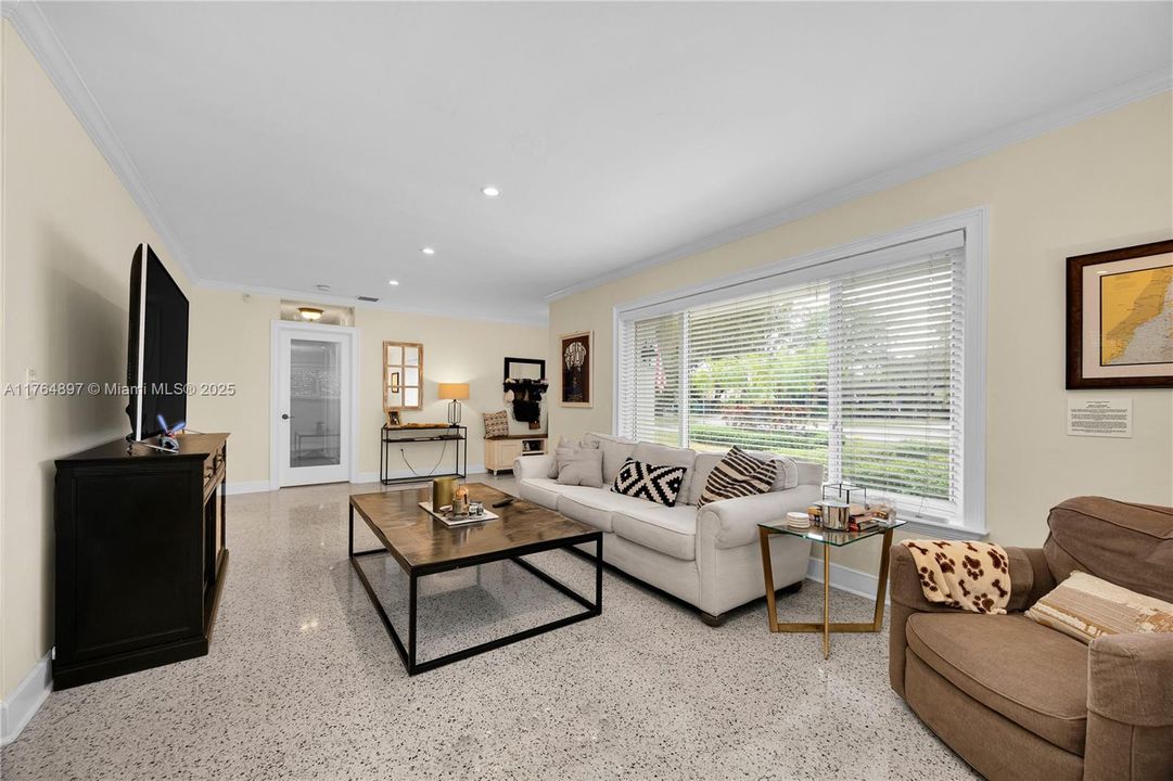 Recientemente alquilado: $5,000 (3 camas, 2 baños, 1324 Pies cuadrados)