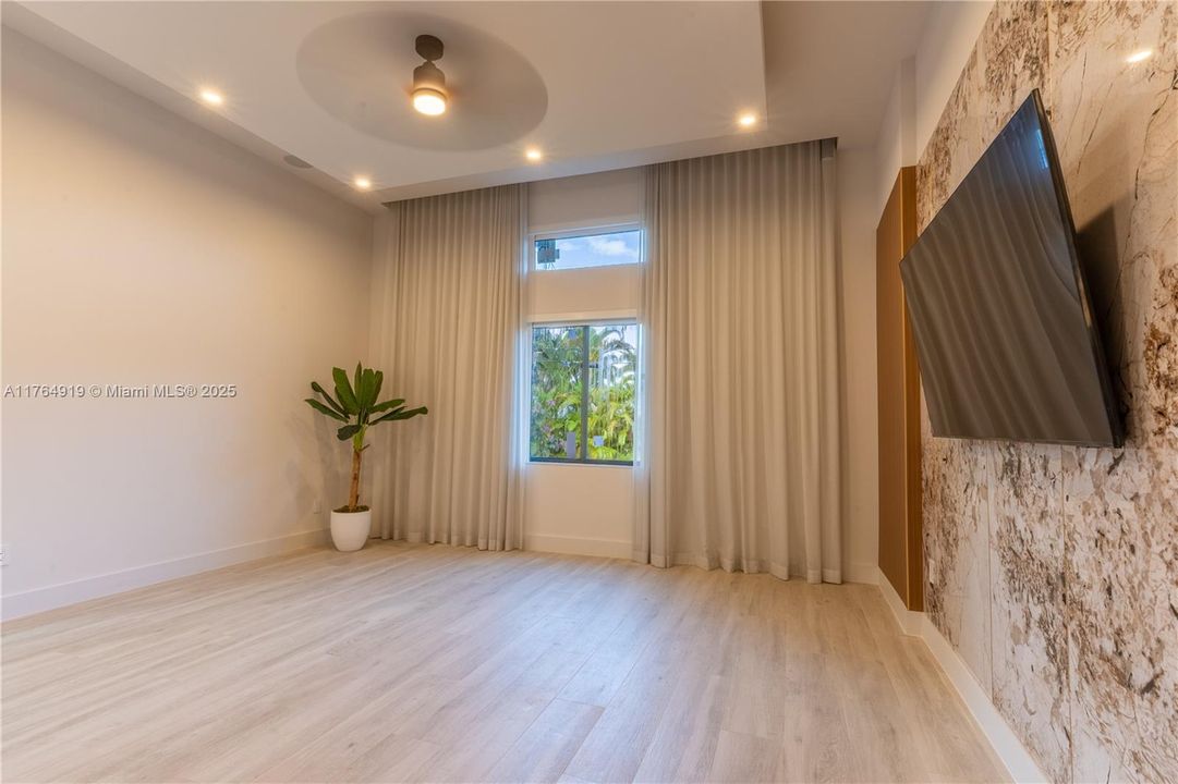 Recientemente alquilado: $12,000 (3 camas, 3 baños, 0 Pies cuadrados)