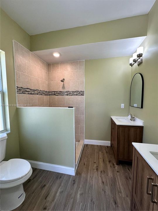 最近租的: $2,100 (4 贝兹, 3 浴室, 0 平方英尺)