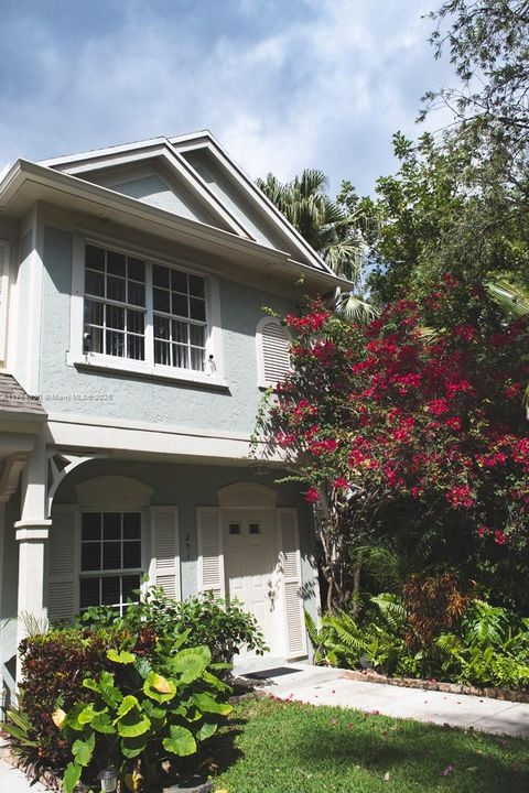 For Sale: $419,999 (2 beds, 2 baths, 1110 Square Feet)