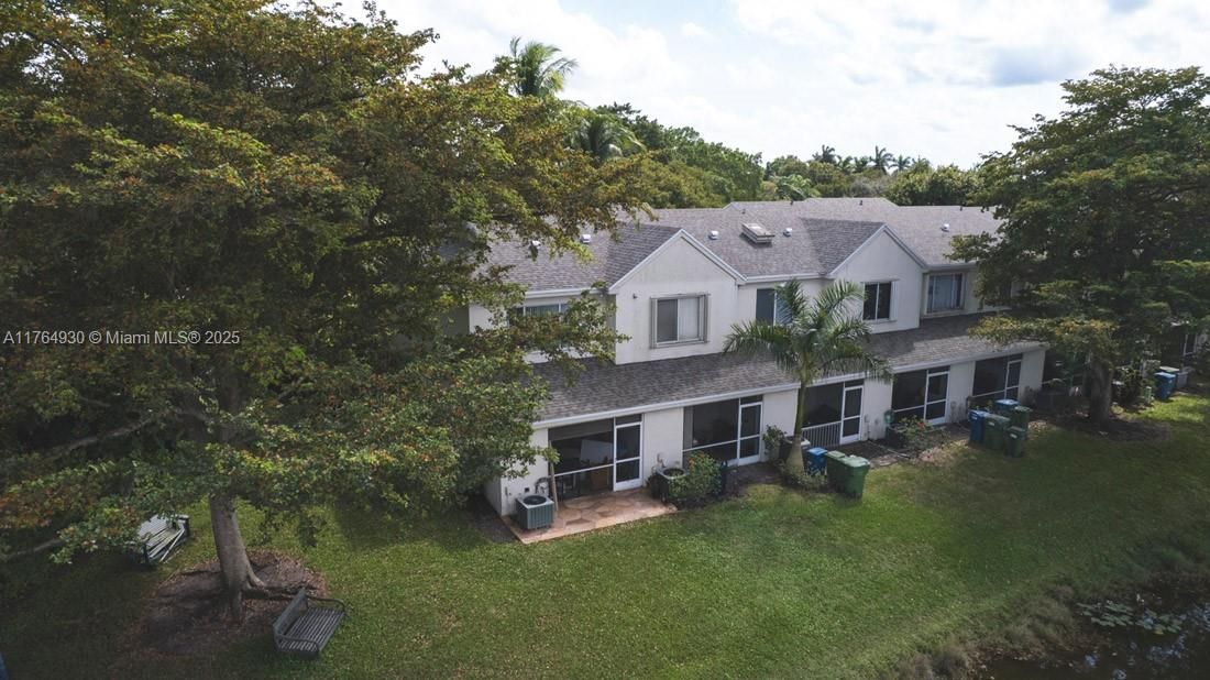 For Sale: $419,999 (2 beds, 2 baths, 1110 Square Feet)