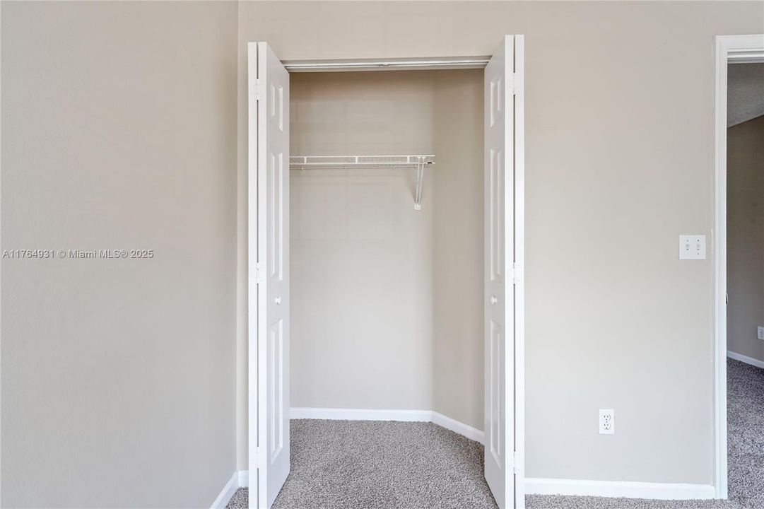 最近售出: $449,900 (4 贝兹, 2 浴室, 2008 平方英尺)