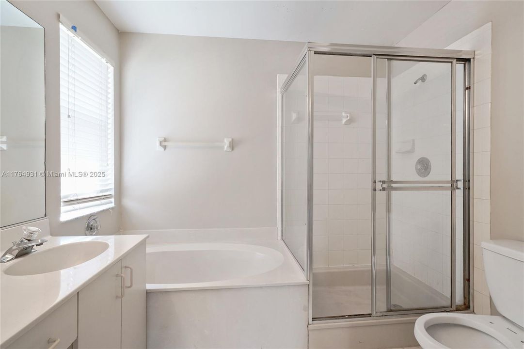 最近售出: $449,900 (4 贝兹, 2 浴室, 2008 平方英尺)