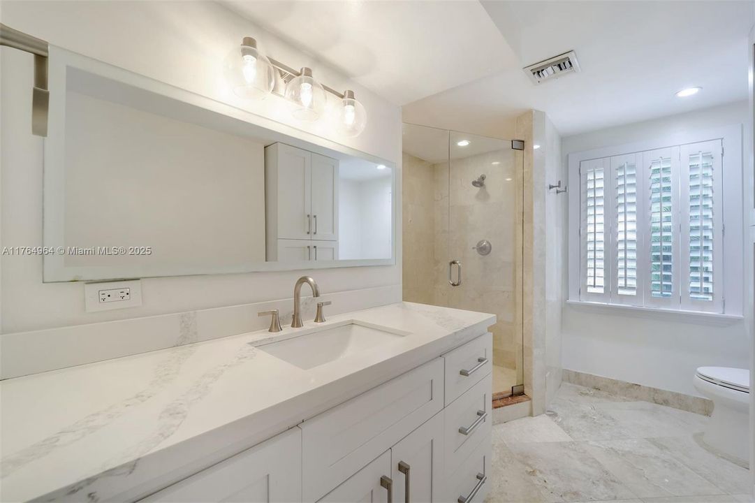 最近售出: $1,995,000 (4 贝兹, 3 浴室, 3287 平方英尺)