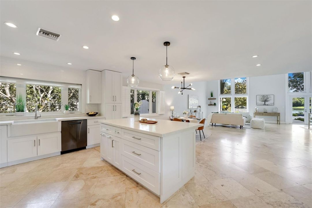 最近售出: $1,995,000 (4 贝兹, 3 浴室, 3287 平方英尺)