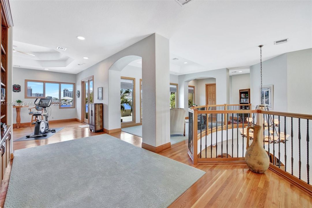 Недавно продано: $5,750,000 (4 спален, 4 ванн, 6788 Квадратных фут)