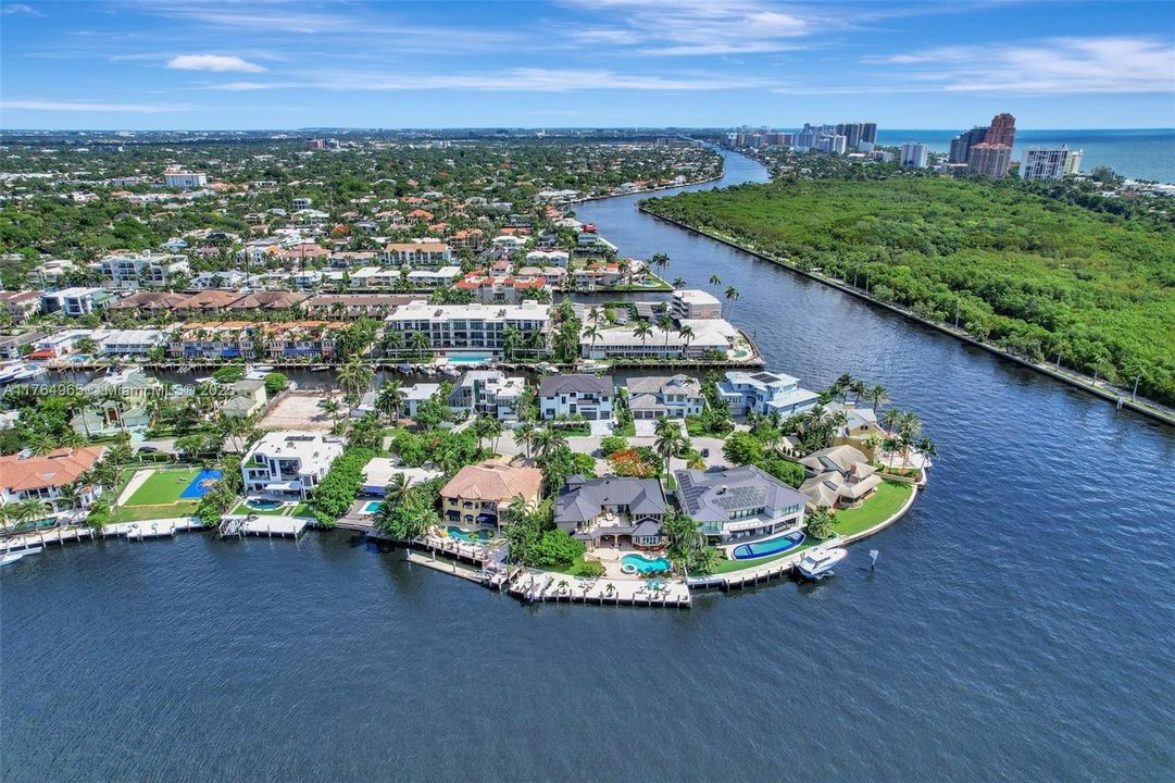 Недавно продано: $5,750,000 (4 спален, 4 ванн, 6788 Квадратных фут)