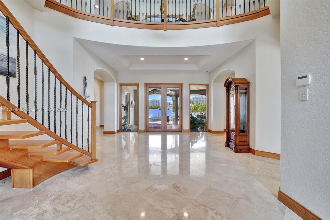 Недавно продано: $5,750,000 (4 спален, 4 ванн, 6788 Квадратных фут)