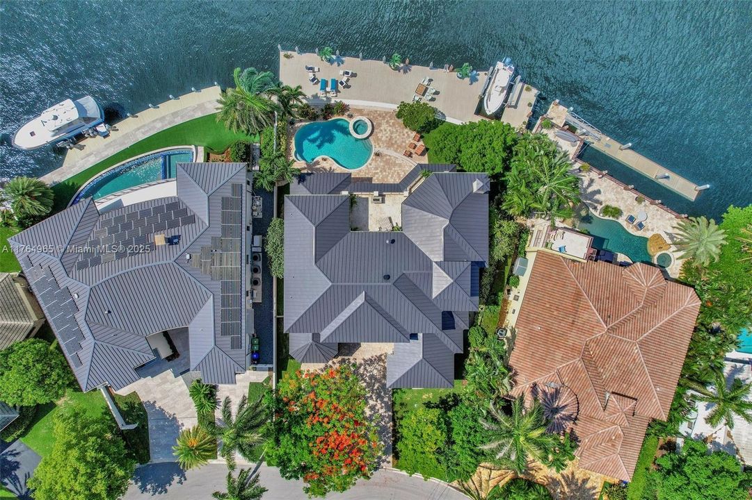 Недавно продано: $5,750,000 (4 спален, 4 ванн, 6788 Квадратных фут)