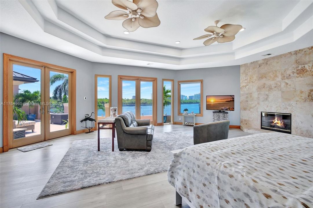 Недавно продано: $5,750,000 (4 спален, 4 ванн, 6788 Квадратных фут)