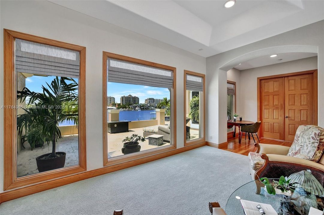 Недавно продано: $5,750,000 (4 спален, 4 ванн, 6788 Квадратных фут)