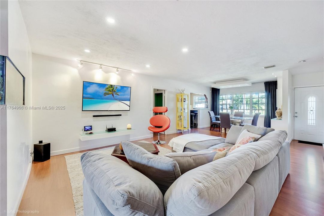 Recently Sold: $599,900 (3 beds, 2 baths, 1790 Square Feet)