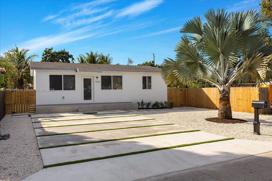 Recently Sold: $455,000 (3 beds, 2 baths, 900 Square Feet)