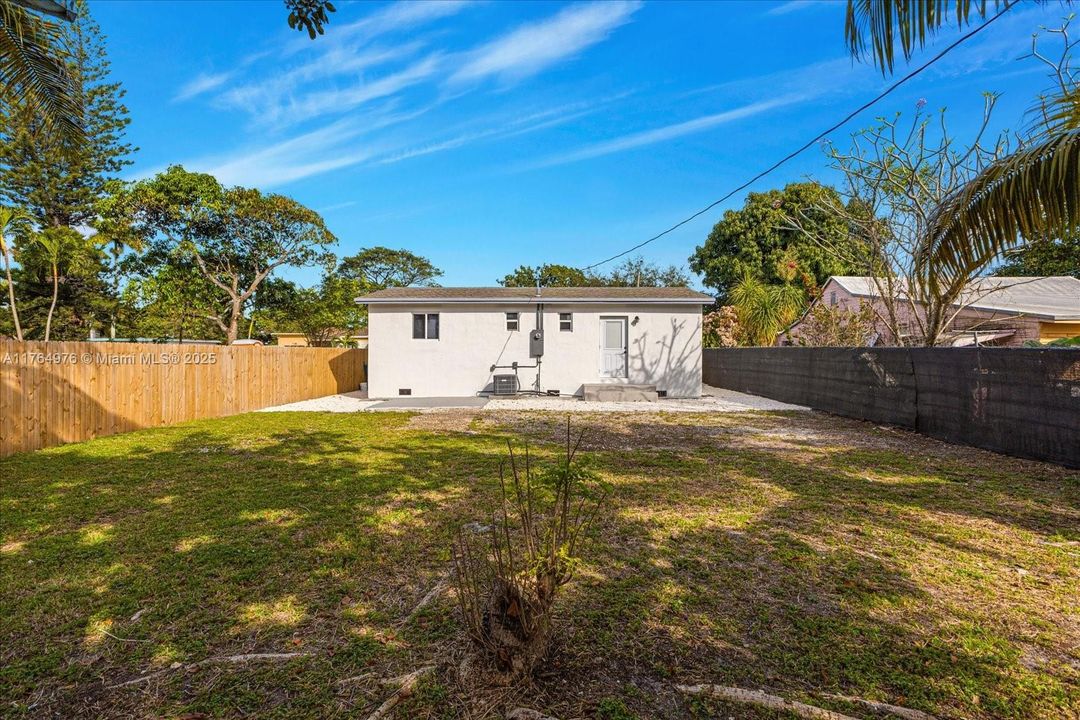 Recently Sold: $455,000 (3 beds, 2 baths, 900 Square Feet)