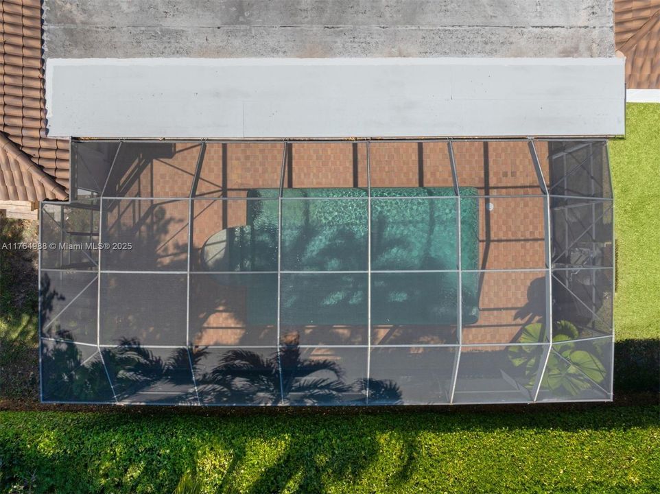 Recently Sold: $2,500,000 (5 beds, 3 baths, 3207 Square Feet)