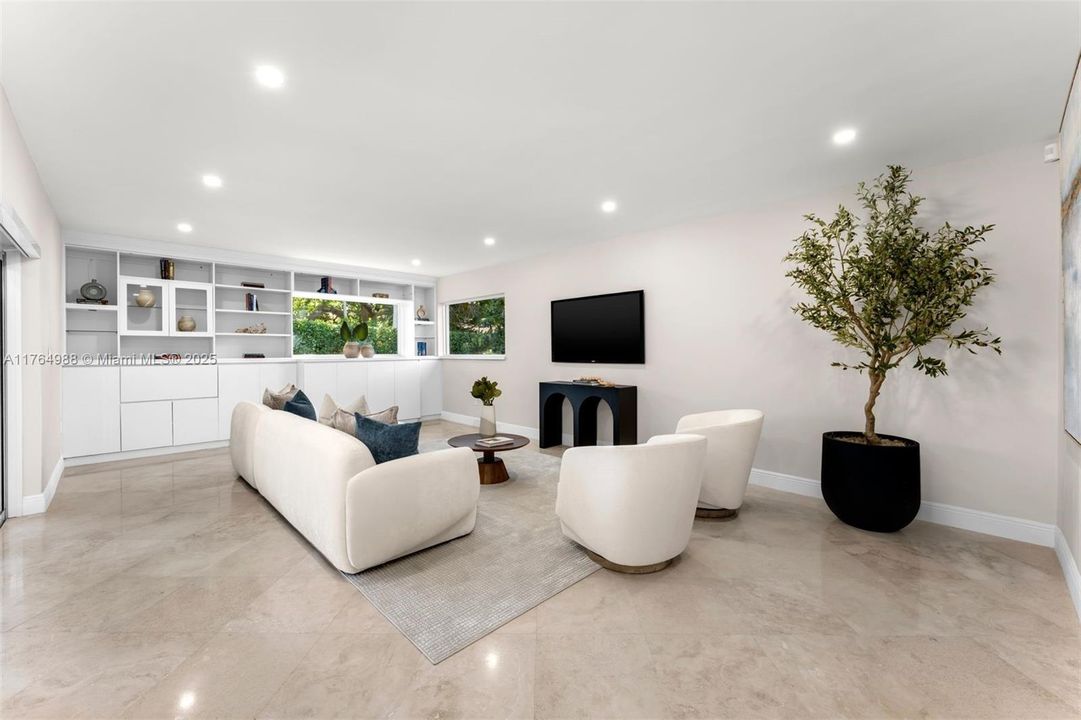 Recently Sold: $2,500,000 (5 beds, 3 baths, 3207 Square Feet)