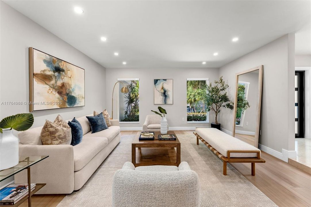 Recently Sold: $2,500,000 (5 beds, 3 baths, 3207 Square Feet)