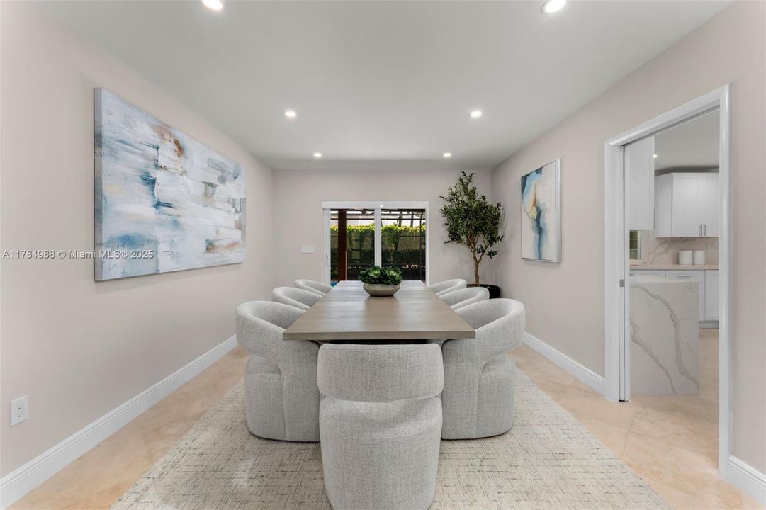 Recently Sold: $2,500,000 (5 beds, 3 baths, 3207 Square Feet)