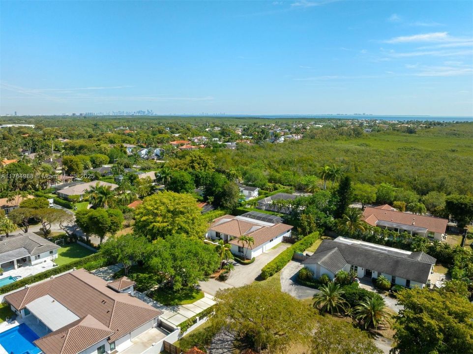 Recently Sold: $2,500,000 (5 beds, 3 baths, 3207 Square Feet)