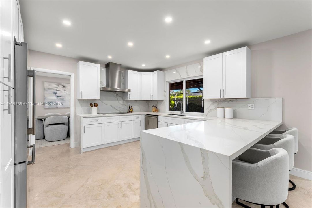 Recently Sold: $2,500,000 (5 beds, 3 baths, 3207 Square Feet)