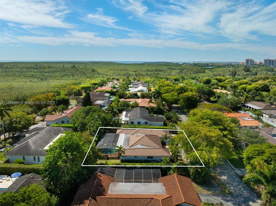 Recently Sold: $2,500,000 (5 beds, 3 baths, 3207 Square Feet)