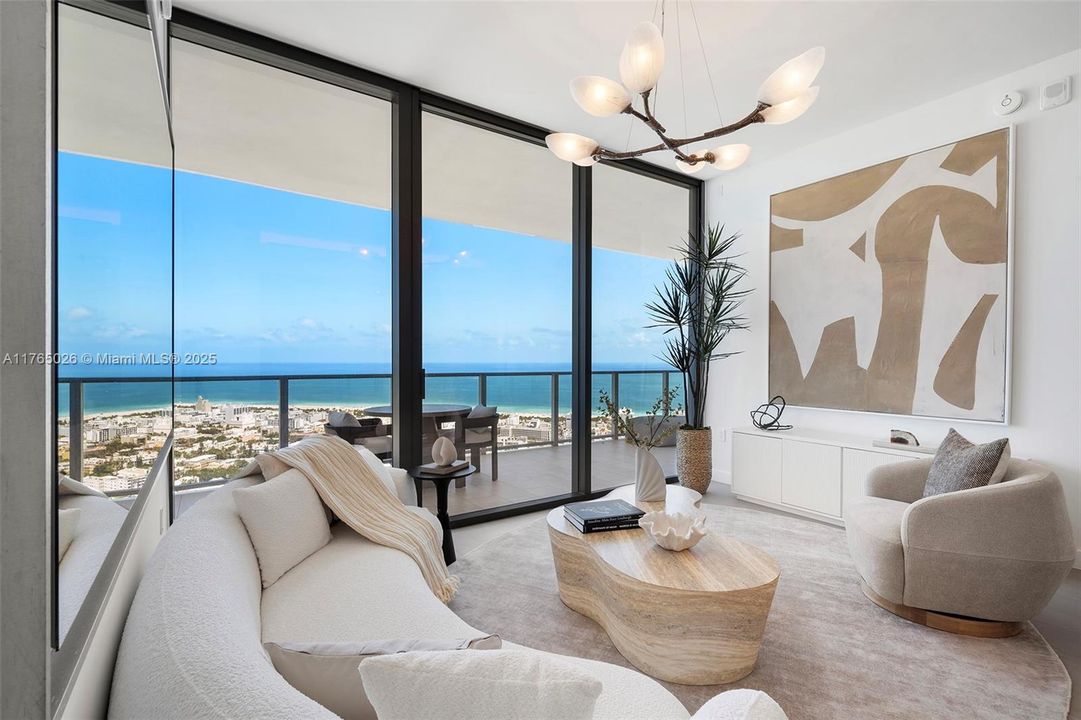 Recently Sold: $4,100,000 (2 beds, 2 baths, 1434 Square Feet)