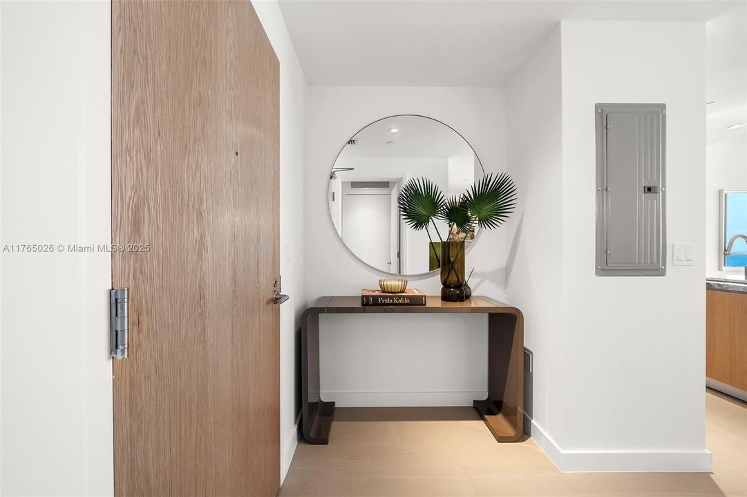 Recently Sold: $4,100,000 (2 beds, 2 baths, 1434 Square Feet)