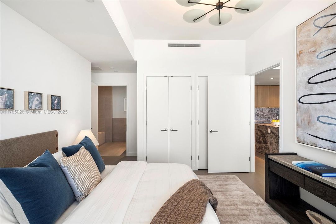 Recently Sold: $4,100,000 (2 beds, 2 baths, 1434 Square Feet)