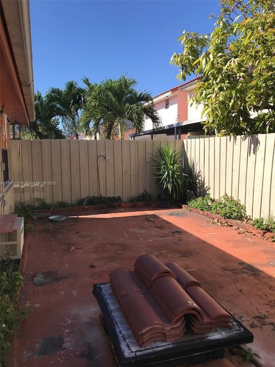 Recently Sold: $440,000 (2 beds, 2 baths, 1249 Square Feet)