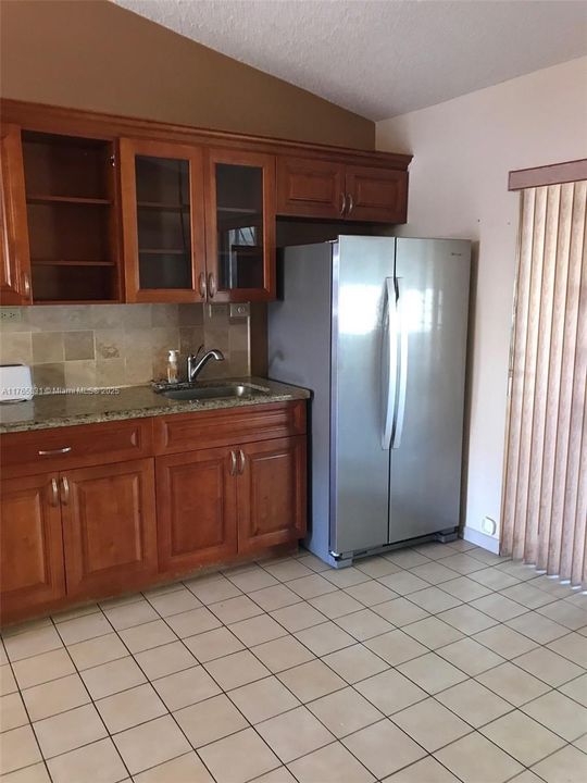 Recently Sold: $440,000 (2 beds, 2 baths, 1249 Square Feet)