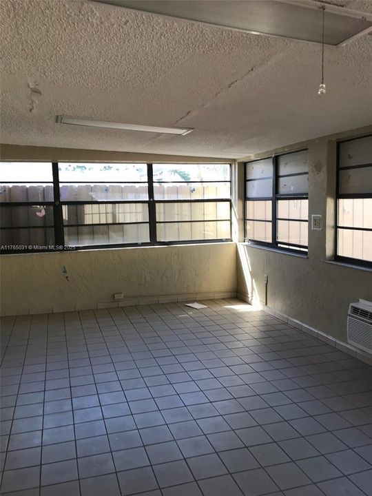 Recently Sold: $440,000 (2 beds, 2 baths, 1249 Square Feet)