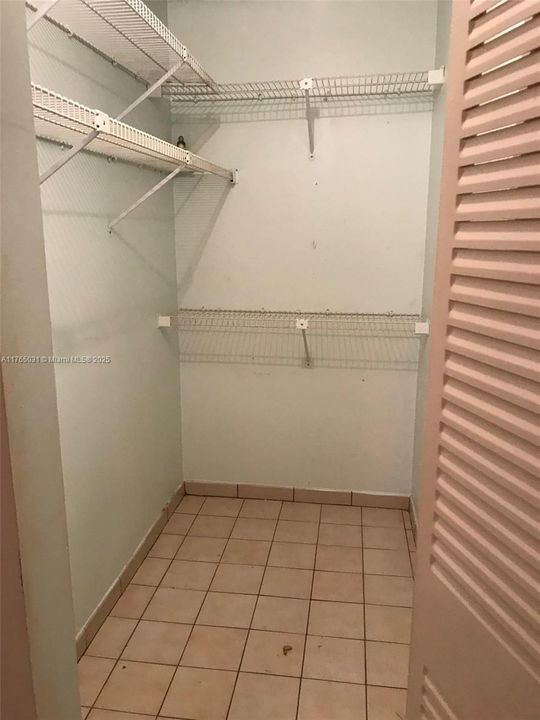 Recently Sold: $440,000 (2 beds, 2 baths, 1249 Square Feet)