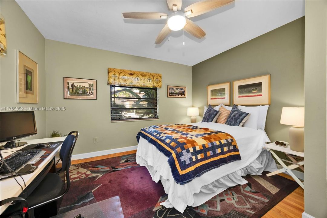 Recently Sold: $2,495,000 (4 beds, 3 baths, 2402 Square Feet)