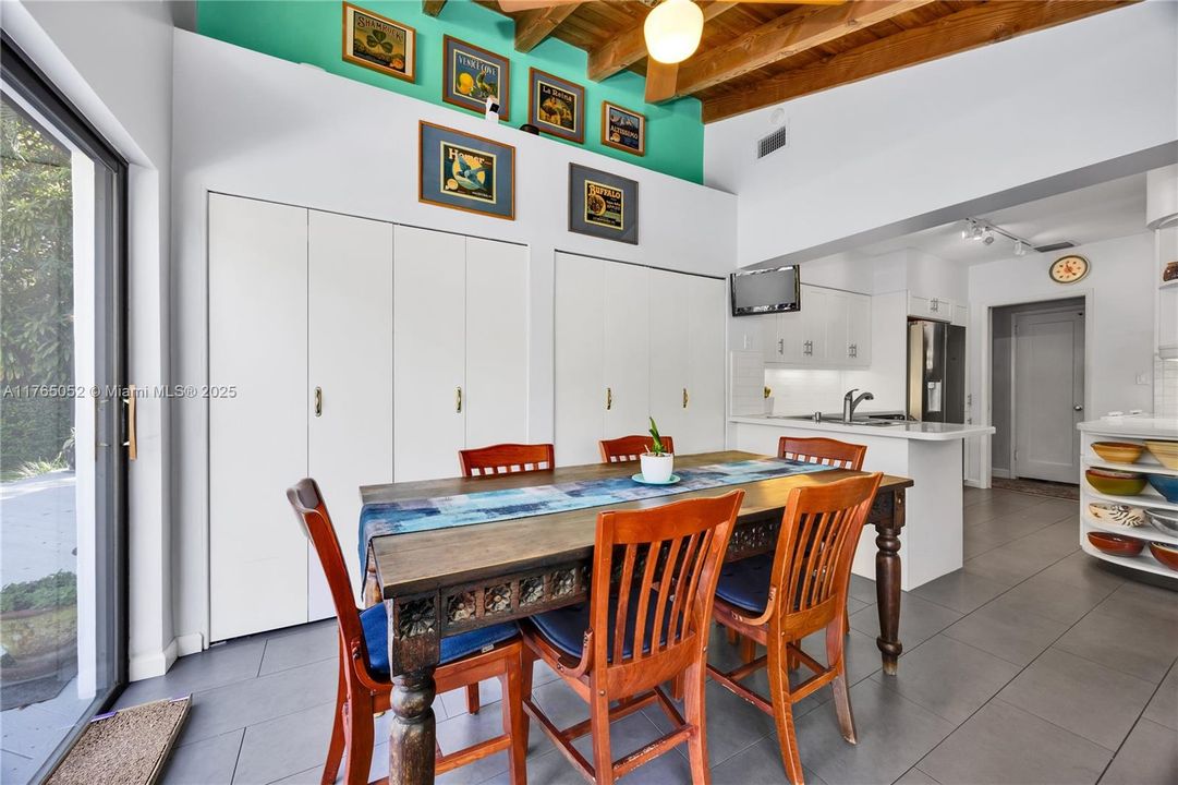 Recently Sold: $2,495,000 (4 beds, 3 baths, 2402 Square Feet)