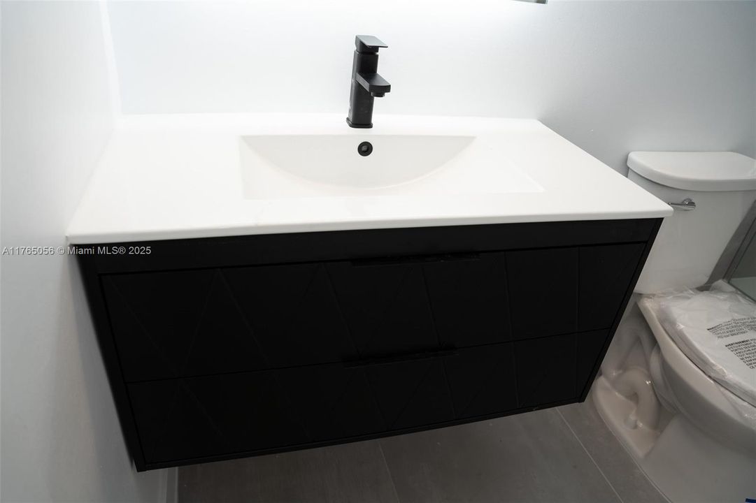 Recently Rented: $4,000 (3 beds, 2 baths, 1320 Square Feet)