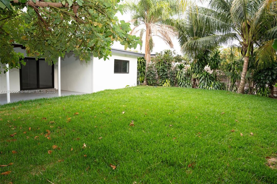 Recently Rented: $4,000 (3 beds, 2 baths, 1320 Square Feet)