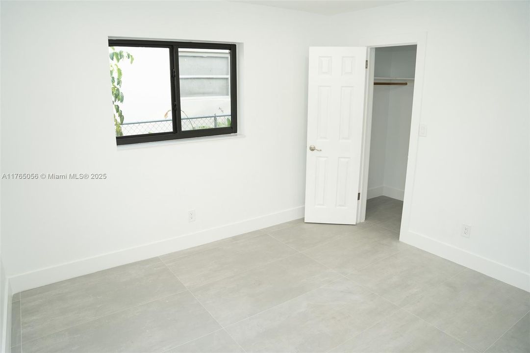 Recently Rented: $4,000 (3 beds, 2 baths, 1320 Square Feet)