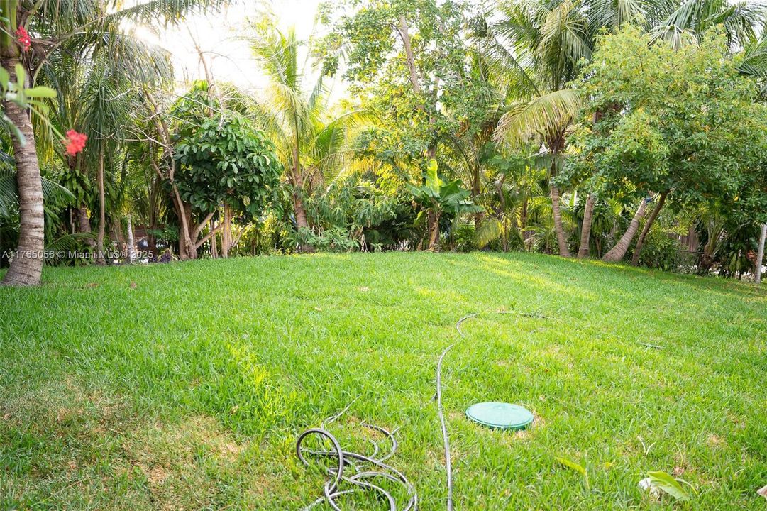 Recently Rented: $4,000 (3 beds, 2 baths, 1320 Square Feet)